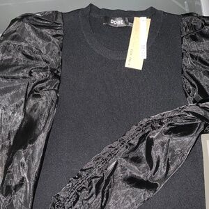 DO BE Black Blouse with sheer sleeves, size Medium